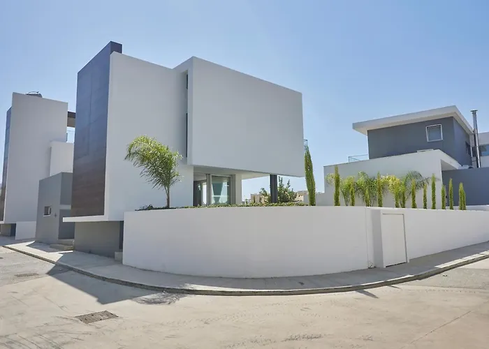 Olivine Ol13 * Protaras