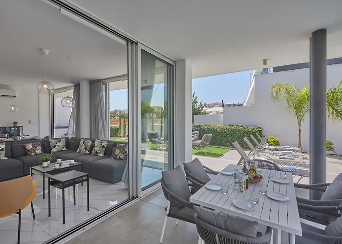 Olivine Ol13 Protaras